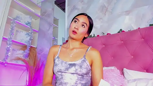 Nicolqueen_'s cam snapshot