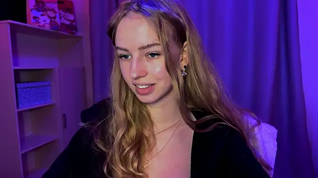 LunaCrave's cam snapshot