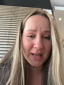 Mona_Plus live sex cam