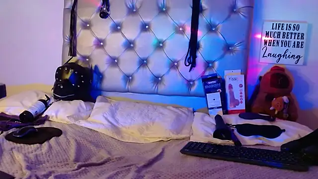 gisell_taylor18's cam snapshot