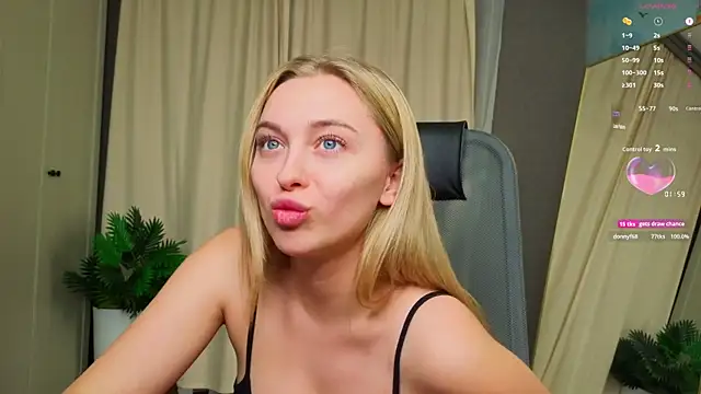 christie_luv's cam snapshot