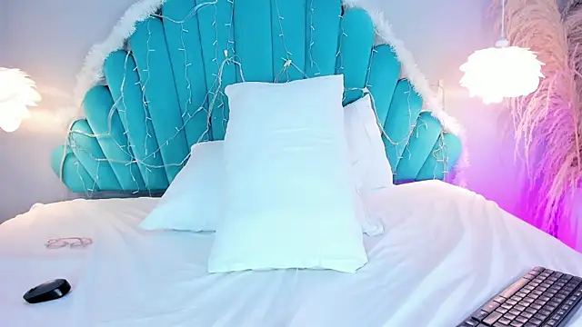 AlassiaHocthner's cam snapshot