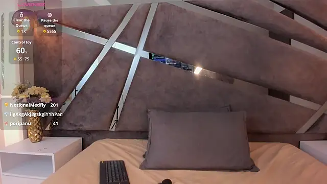 miia_reeves_'s cam snapshot