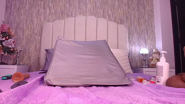 sofi_hils's cam snapshot