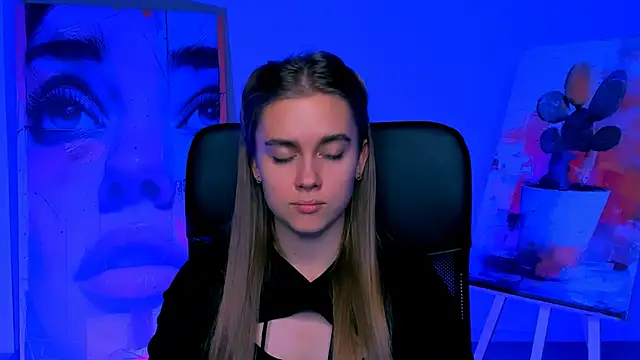 JuneWoods's cam snapshot