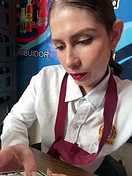 Alysson-- live sex cam