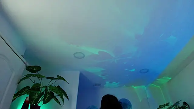 Elliee_'s cam snapshot