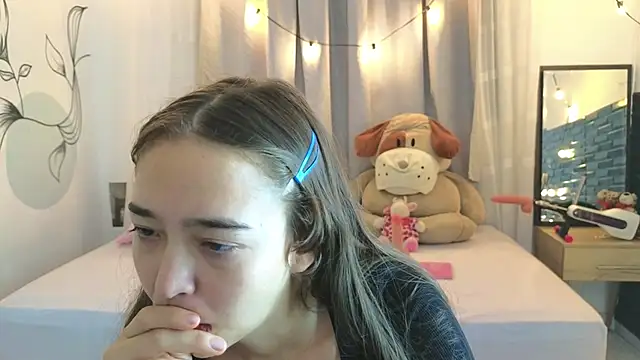 SERAFINA_'s cam snapshot