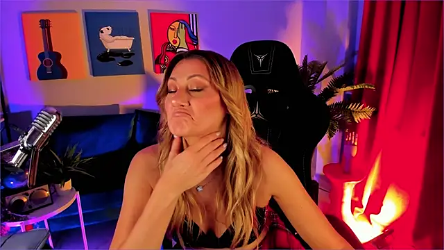 SarahAlluring's cam snapshot