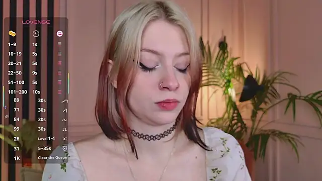 arielabradberry's cam snapshot