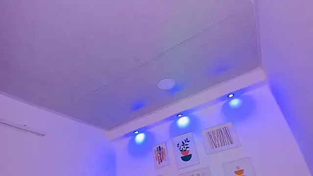 milk_candy18's cam snapshot