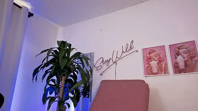 Emmy_sexygirl's cam snapshot