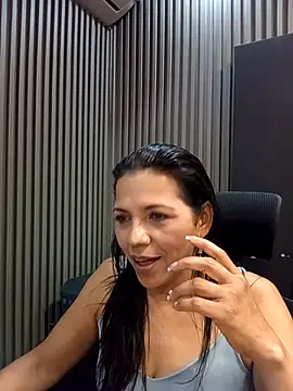 Dulce_emi's cam snapshot