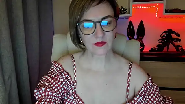 feliziaDesire's cam snapshot