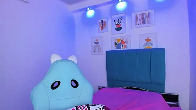 milk_candy18's cam snapshot