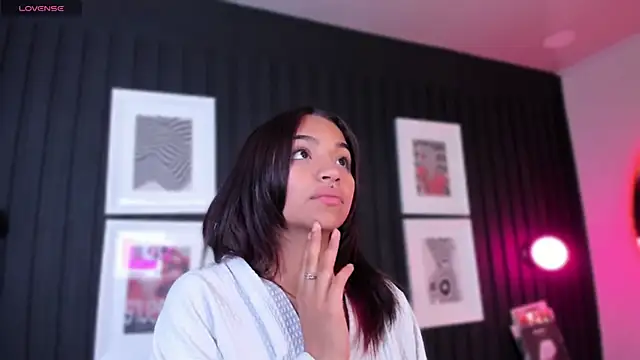 Manelyk_evanss_'s cam snapshot