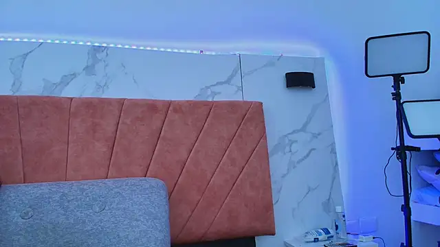 HellAndDante_'s cam snapshot