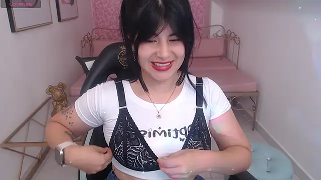 Nina_harpper_'s cam snapshot