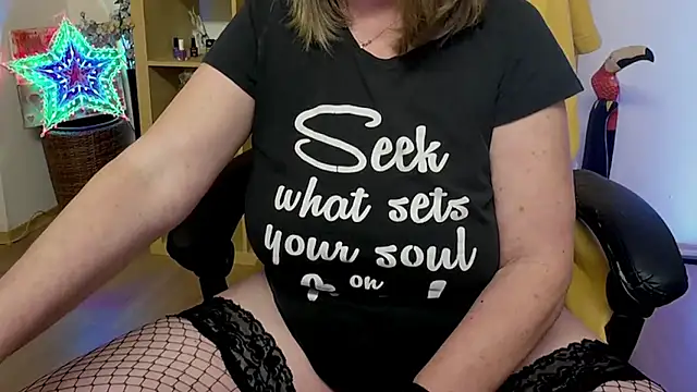 Mone_Live's cam snapshot