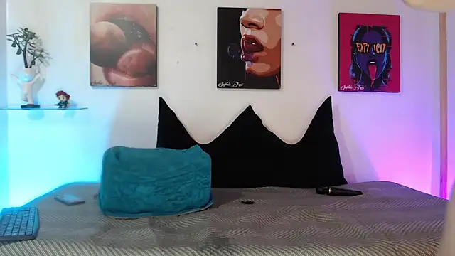 SophieFoxx17's cam snapshot