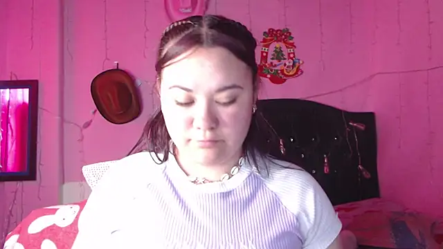 NikkiRous_'s cam snapshot