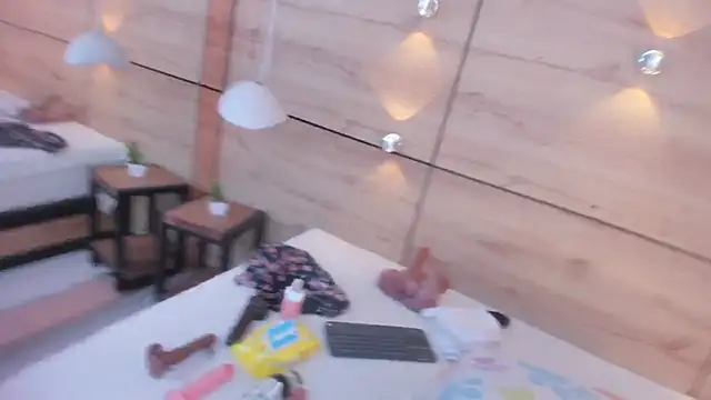 martina_touss's cam snapshot