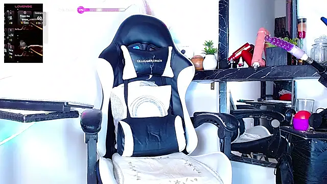 the_dog_lian's cam snapshot