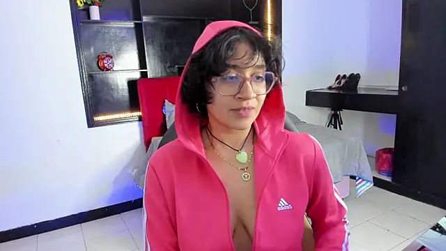 Lili_Gomez_'s cam snapshot