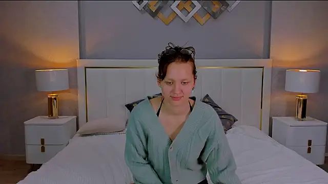 TRINITI_MOON live sex cam