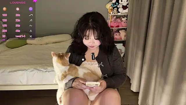 Kittenfishing's cam snapshot