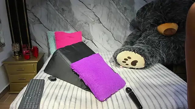 Niyirey1's cam snapshot