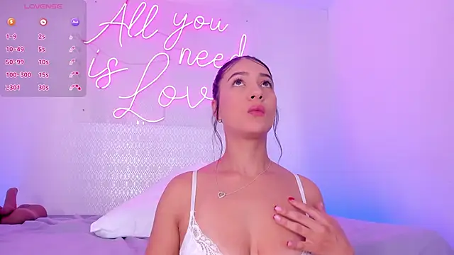 aleksandramiller_'s cam snapshot