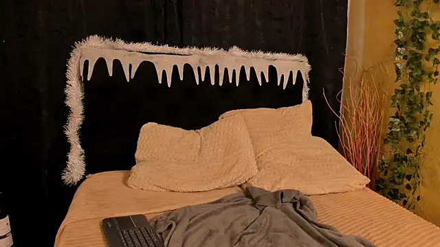 Tiffany_Nm's cam snapshot