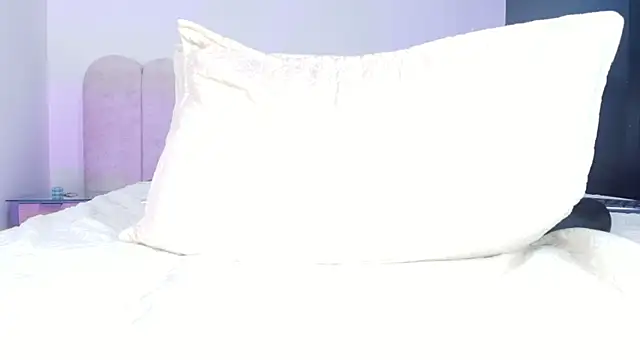 sofi_decker's cam snapshot