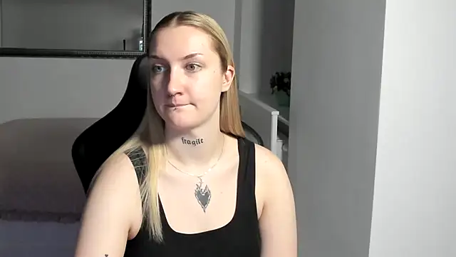 AlexaTease's cam snapshot