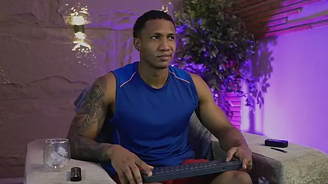 Logan_Varela's cam snapshot