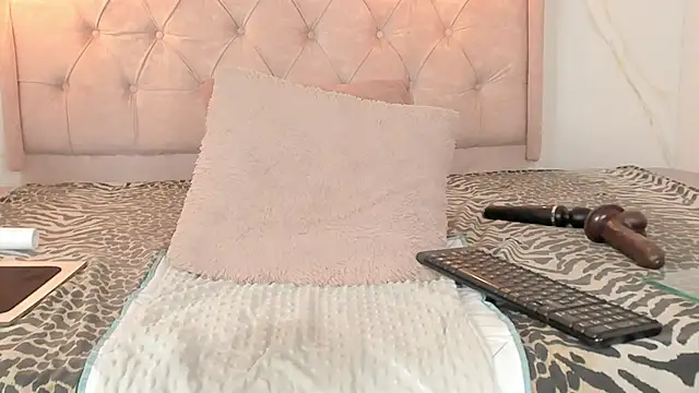 zamira_44's cam snapshot