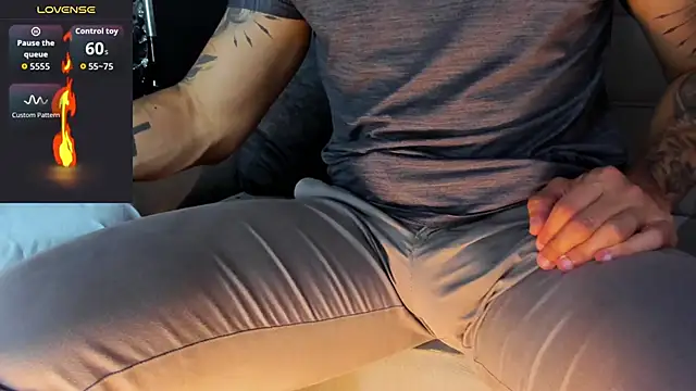 MarkWalker__'s cam snapshot