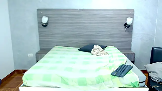 Loony_Zion's cam snapshot