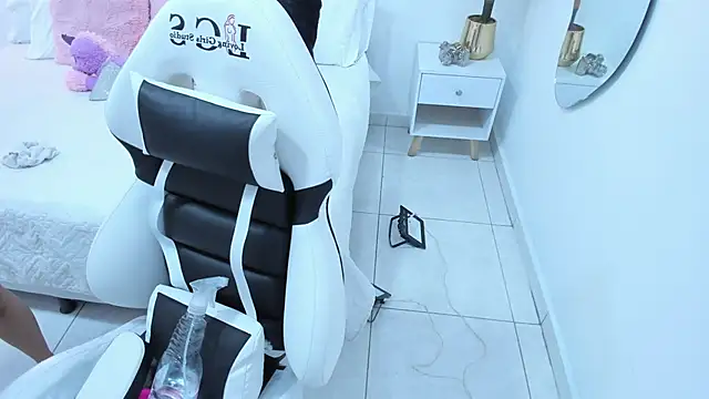 Brittany_cute18 live sex cam