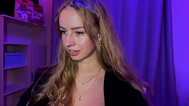 LunaCrave's cam snapshot