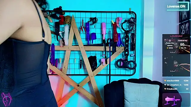 Mrmia_bdsm_extreme's cam snapshot