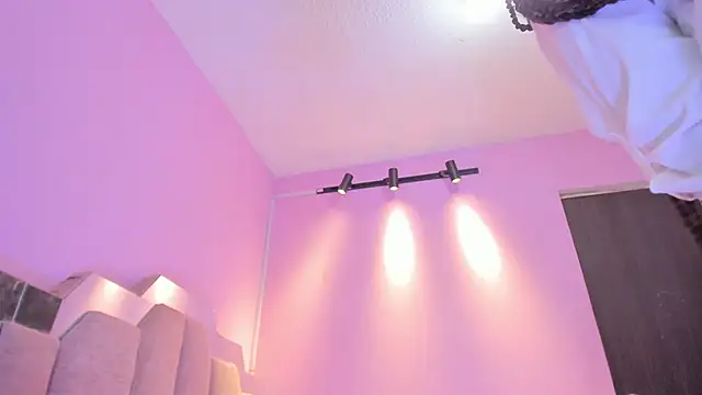 LoveQueen2's cam snapshot