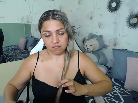 cum_bigass's cam snapshot