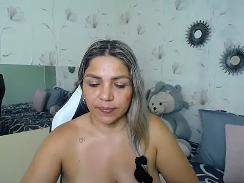 cum_bigass's cam snapshot