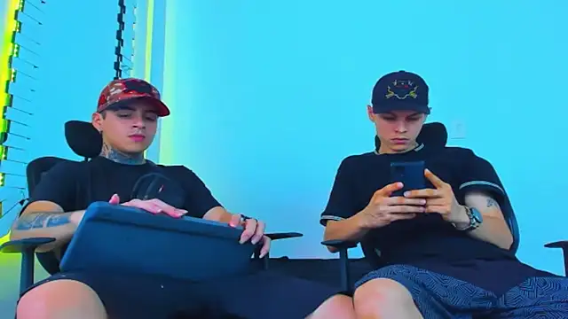 HOT_boy2025's cam snapshot