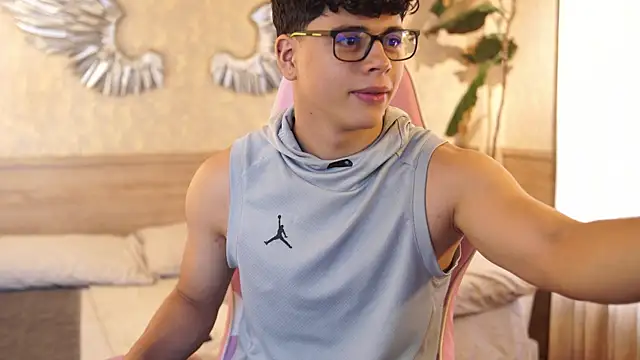 Ethan_occonor's cam snapshot