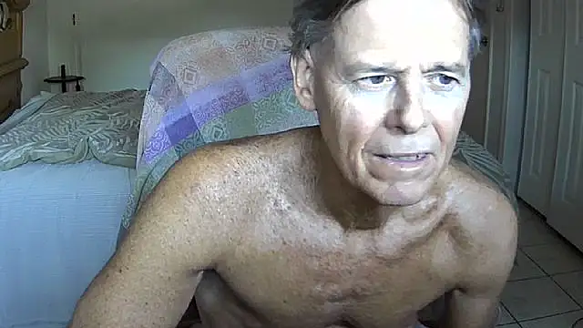 nakeedcowboi65's web cam