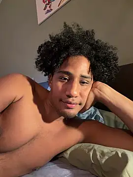 Lokkkki96 live sex cam