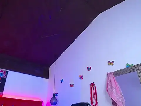 kriss_sweetboobs10's cam snapshot